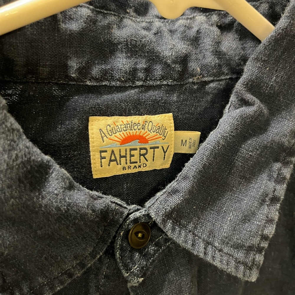 Faherty dark chambray button down size medium